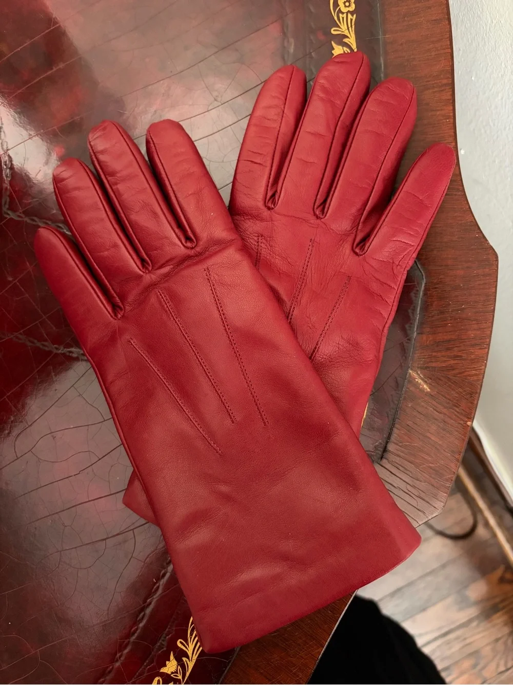 Classic Women's Leather Gloves - Dark Red